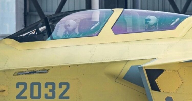 الصين تبدأ تشغيل أول طائرة شبحية ذات مقعدين من الجيل الخامس